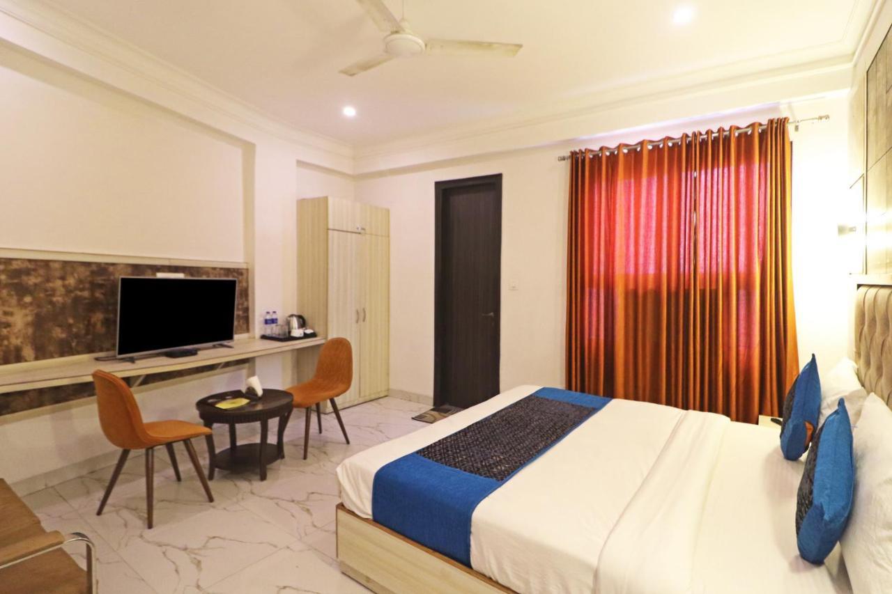 Hotel Almora Near Delhi Airport New Delhi Exterior photo