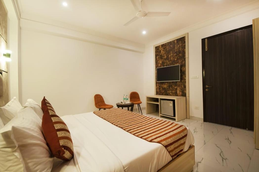 Hotel Almora Near Delhi Airport New Delhi Exterior photo