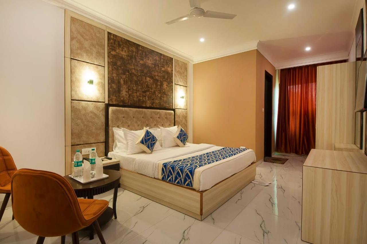 Hotel Almora Near Delhi Airport New Delhi Exterior photo