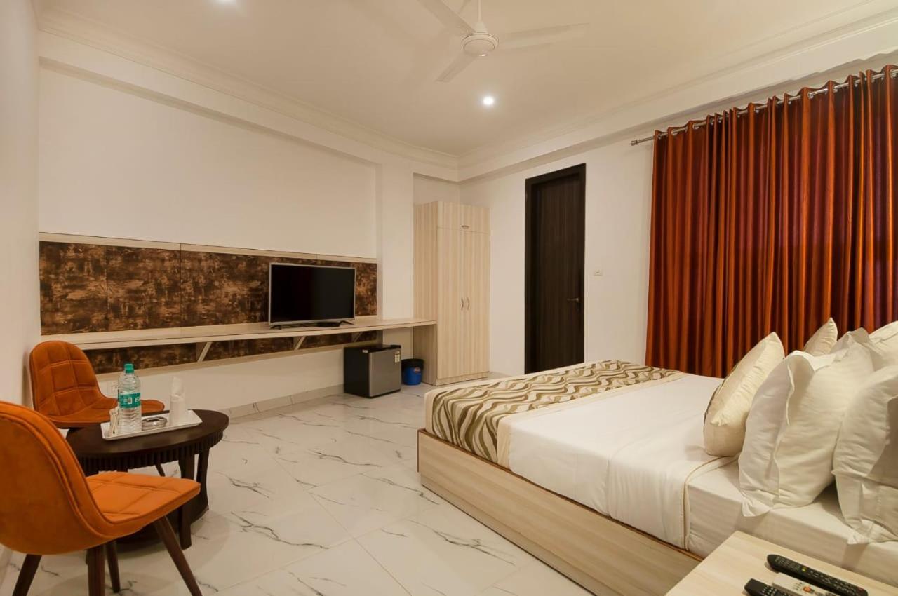 Hotel Almora Near Delhi Airport New Delhi Exterior photo